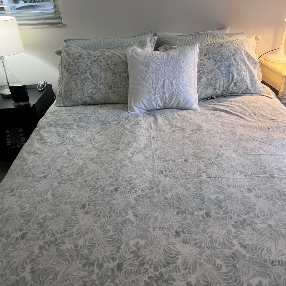 Pottery Barn Mari Print Queen Duvet with shams - Picture 3 of 8
